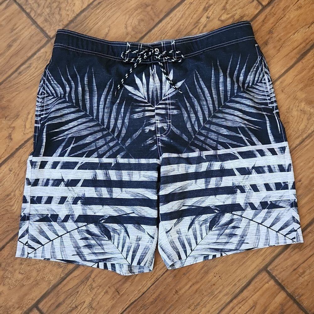 Sonoma Goods for Life, men's XXL gray and black lined swim trunks